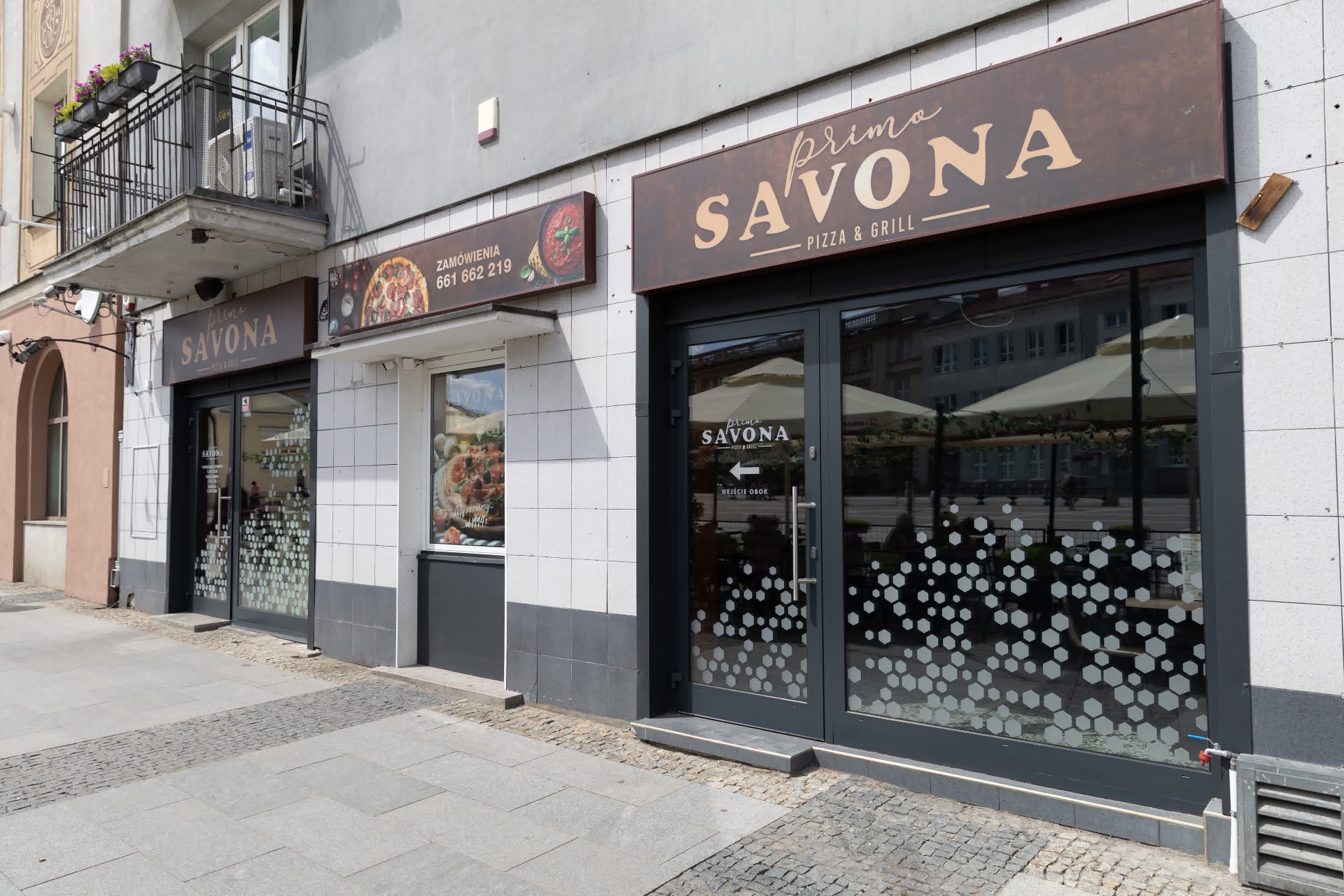 Wejście do pizzerii Savona przy Rynku Kościuszki